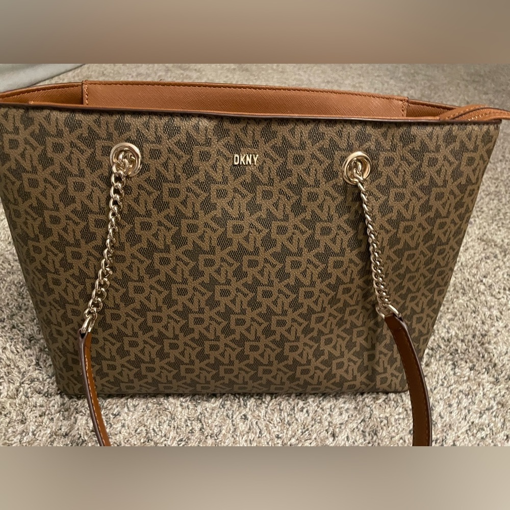 NWT DKNY Veronica MD tote